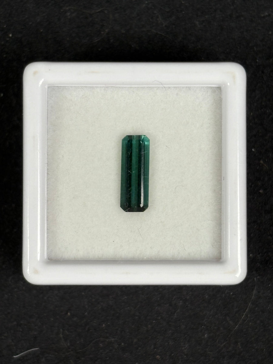 1.02ct strong bluish green tourmaline, baguette cut