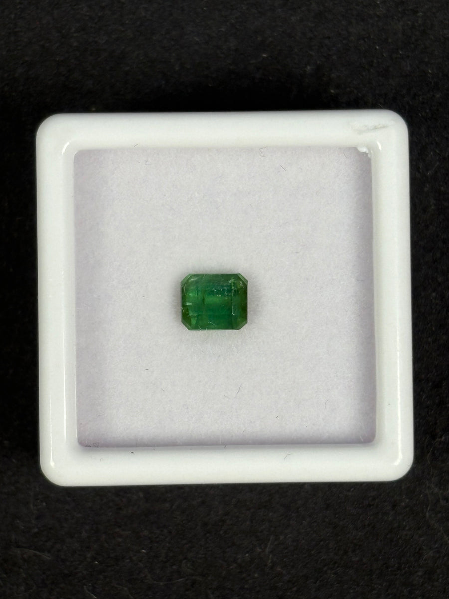 0.72ct green tourmaline gemstone