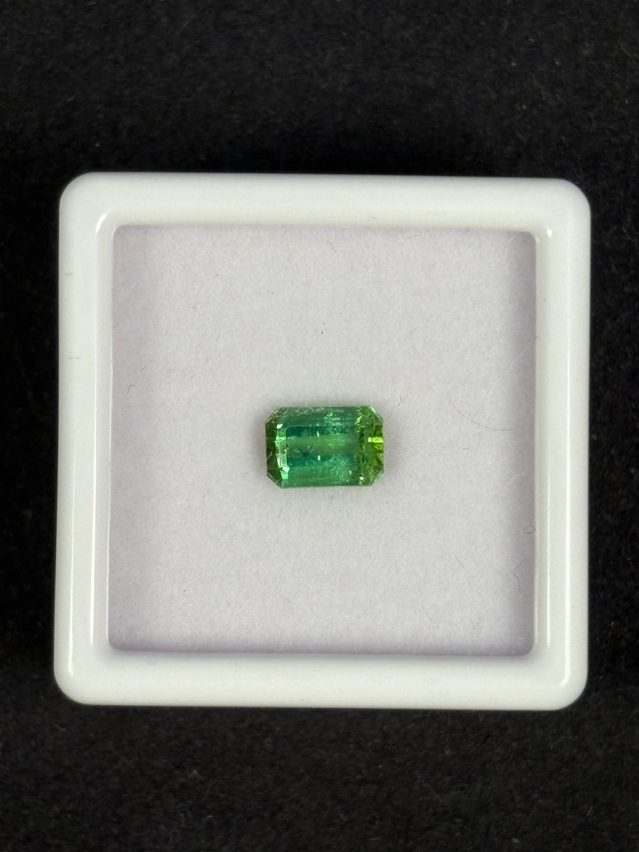 0.90ct green tourmaline gemstone