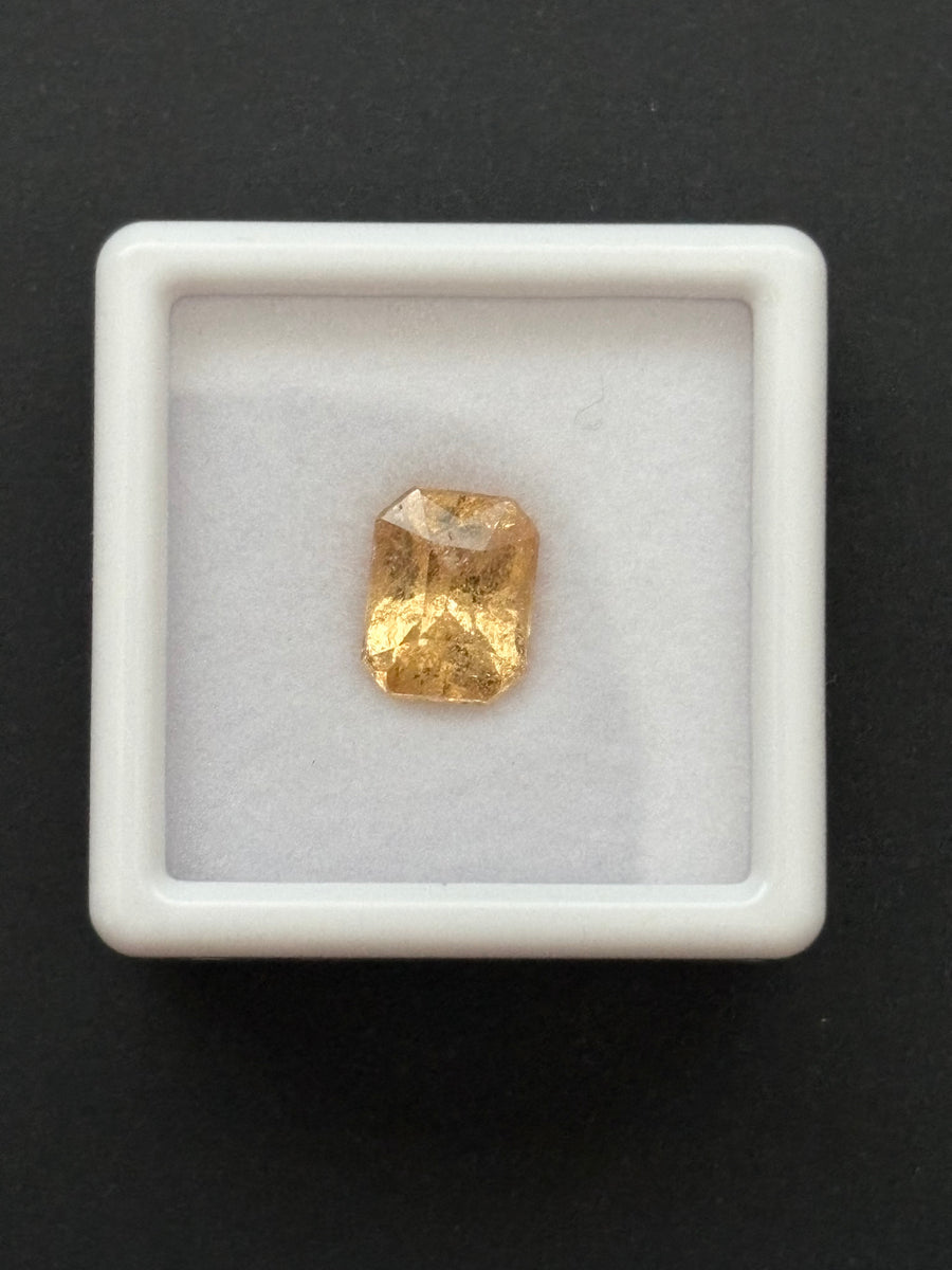 2.24ct yellow rhodolite garnet, octagon cut, 8.5x6.5 mm