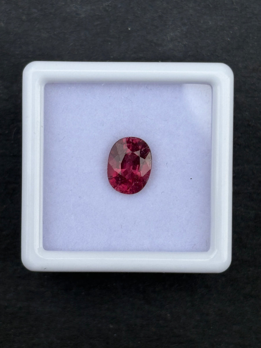 1.75ct Pink Rhodolite Garnet Oval, 8 x 6 x 4.5mm