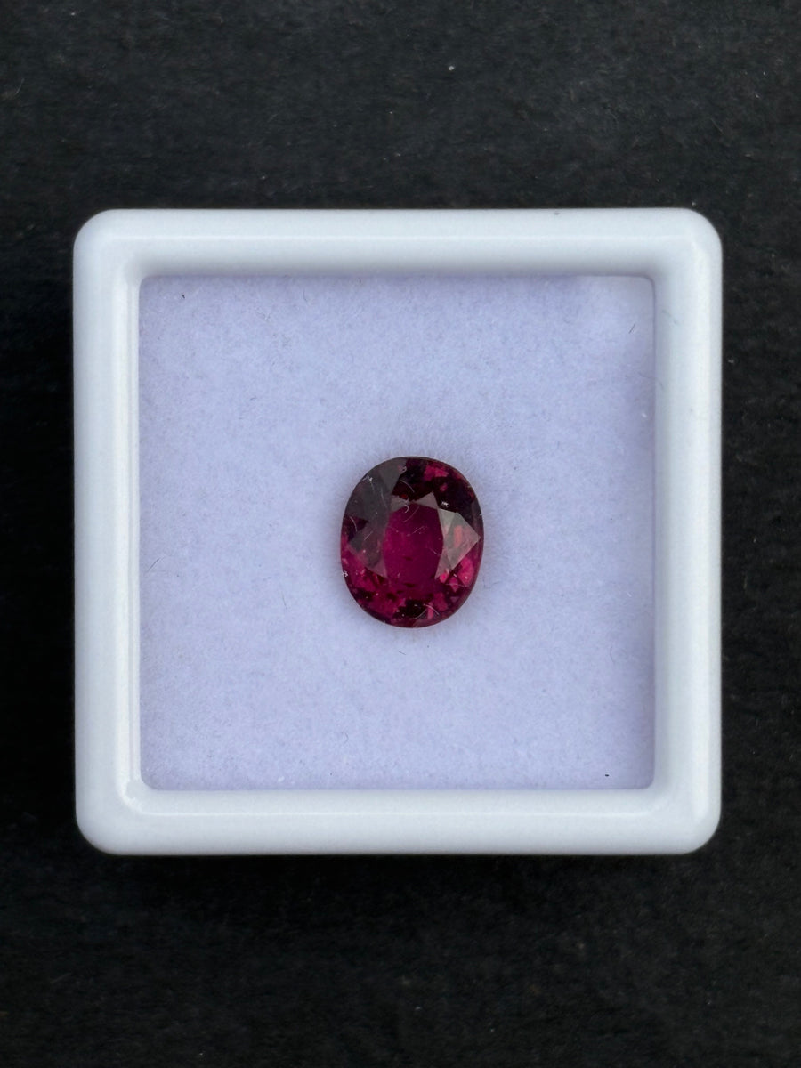 1.85ct Pink Rhodolite Garnet Oval, 7.7 x 6.5 x 4mm