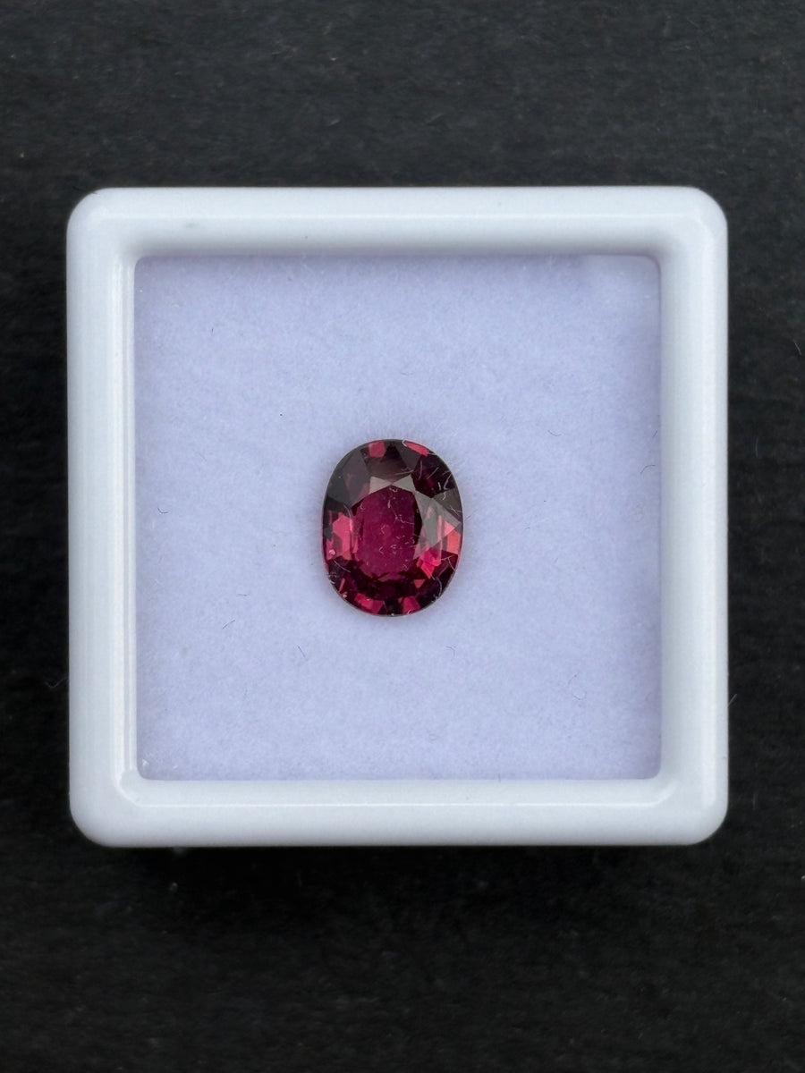 1.49ct Pink Rhodolite Garnet Oval, 7.8 x 6.3 x 3.5mm