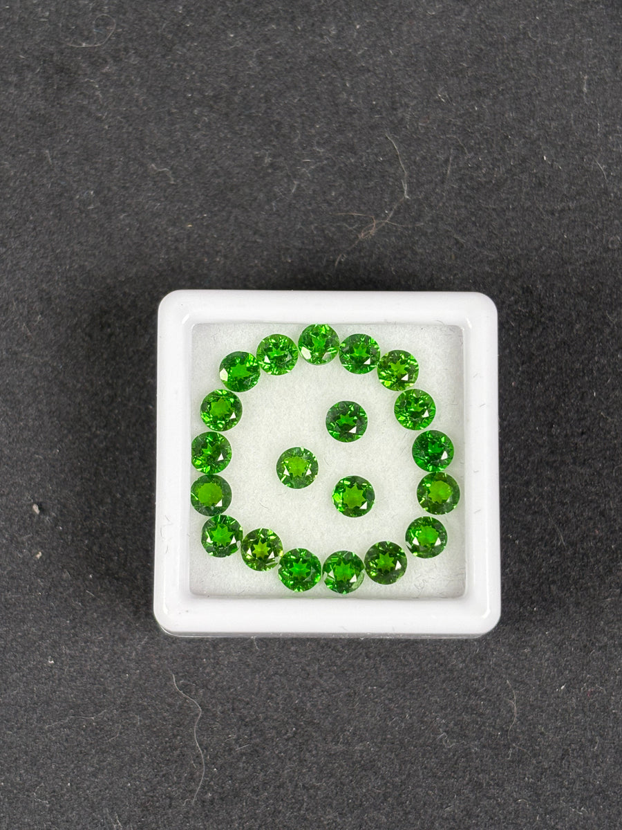 Round 3.5 mm Russian chrome diopside lot, 20 pieces, 3.80ctw