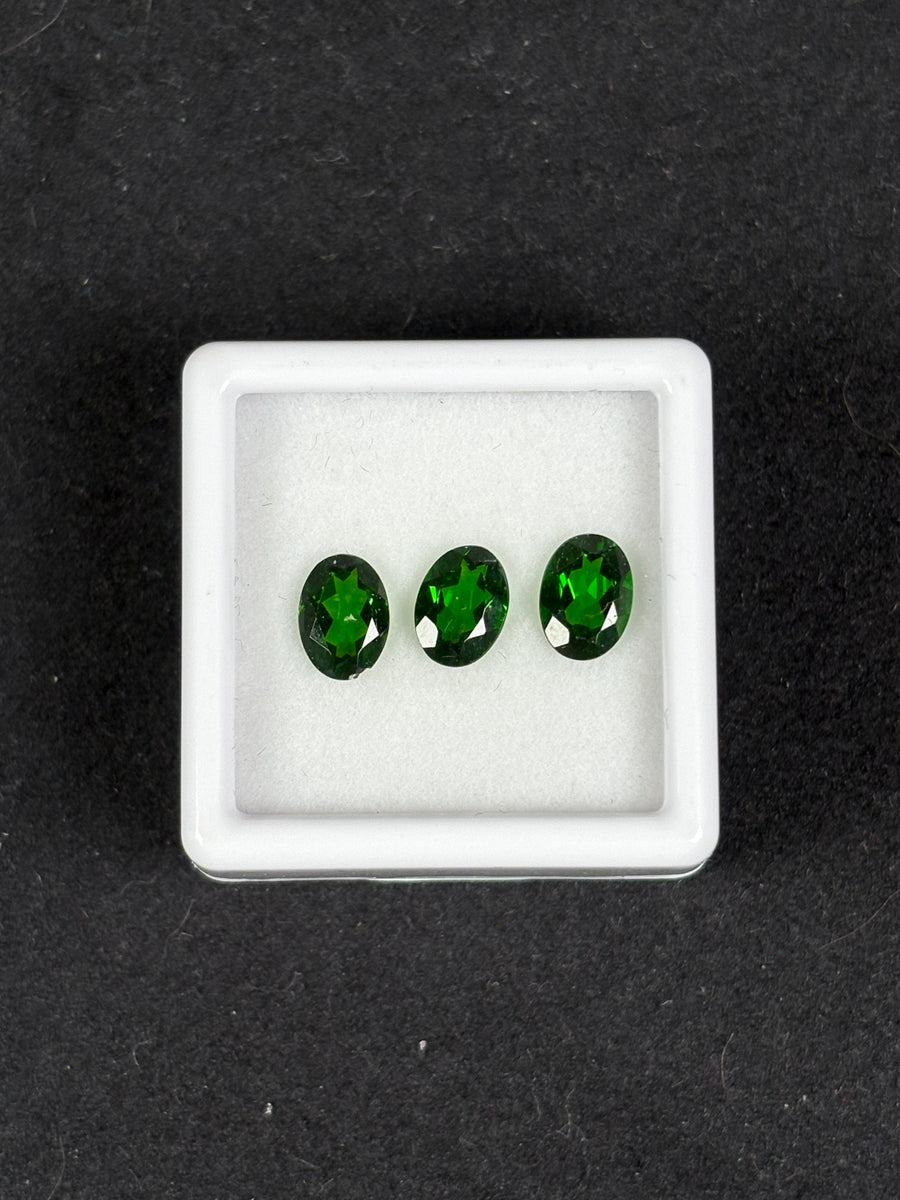 Oval 7x5 mm Russian chrome diopside lot, 3 pieces, 2.24ctw
