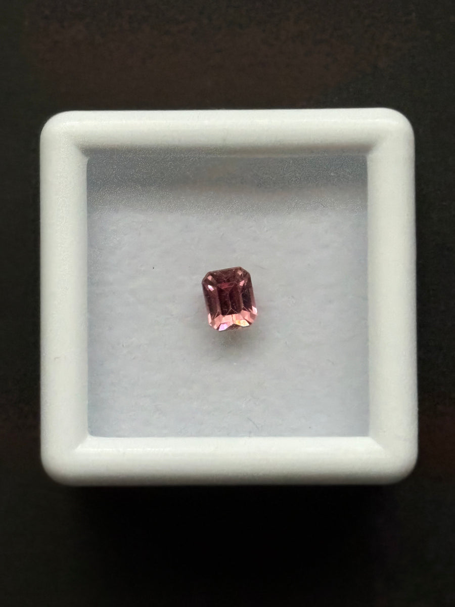 0.73ct Malaya Garnet from Tanzania · GEM-6292