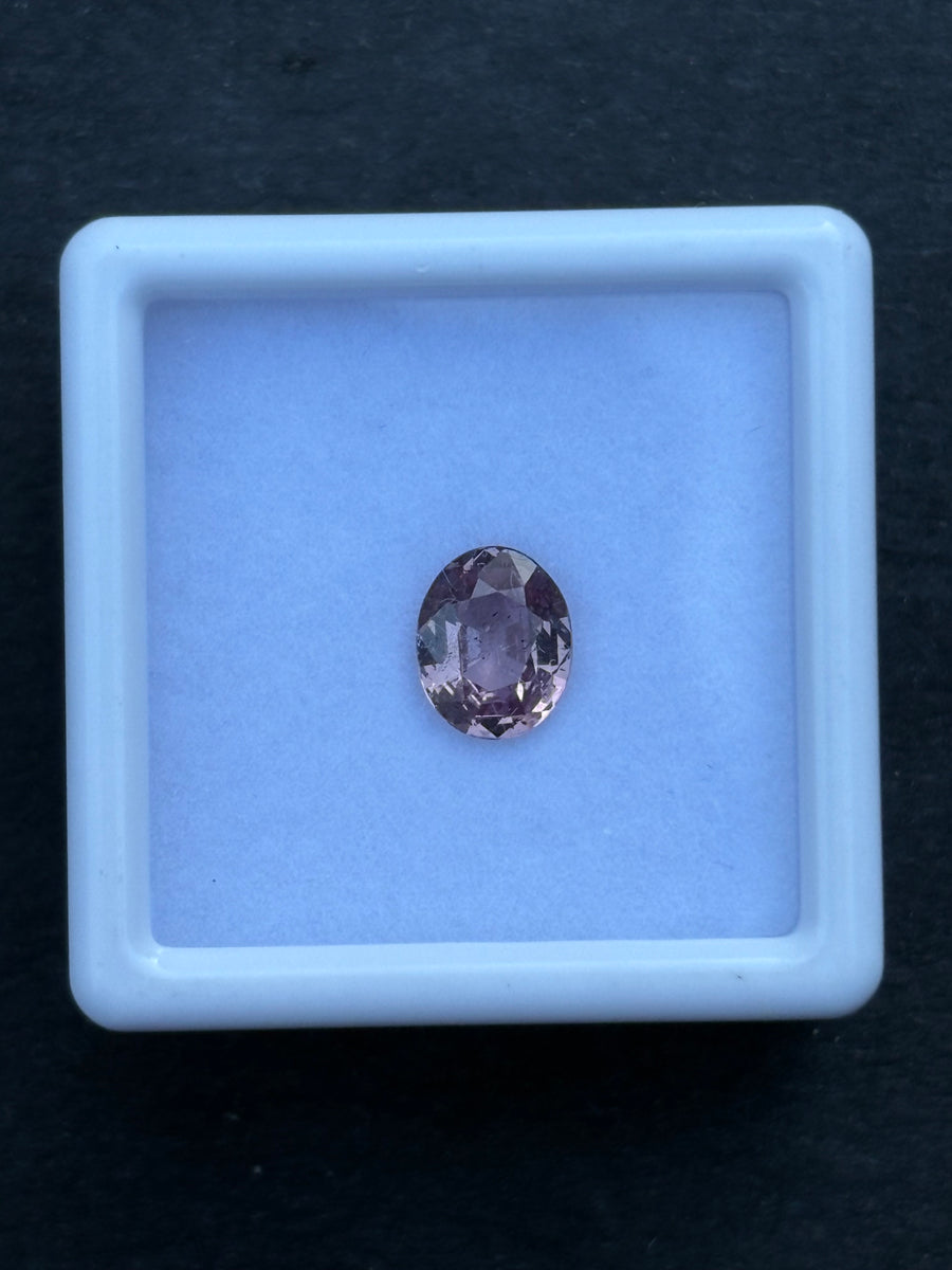 0.98ct Pinkish Purple Malaya Garnet from Madagascar, Oval, 7x5.5 mm