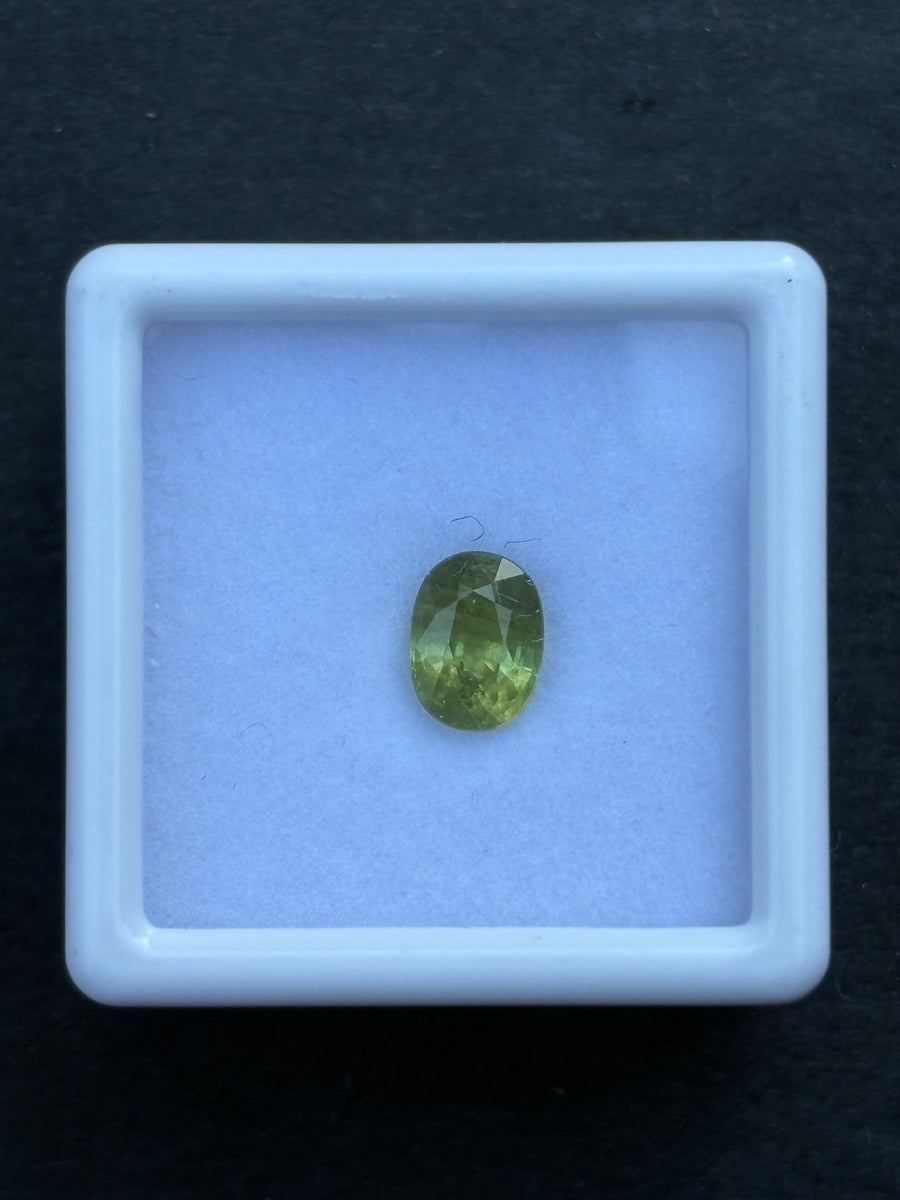 1.21ct Green Sapphire Oval, Beryllium Treated, Oval 7 x 5mm