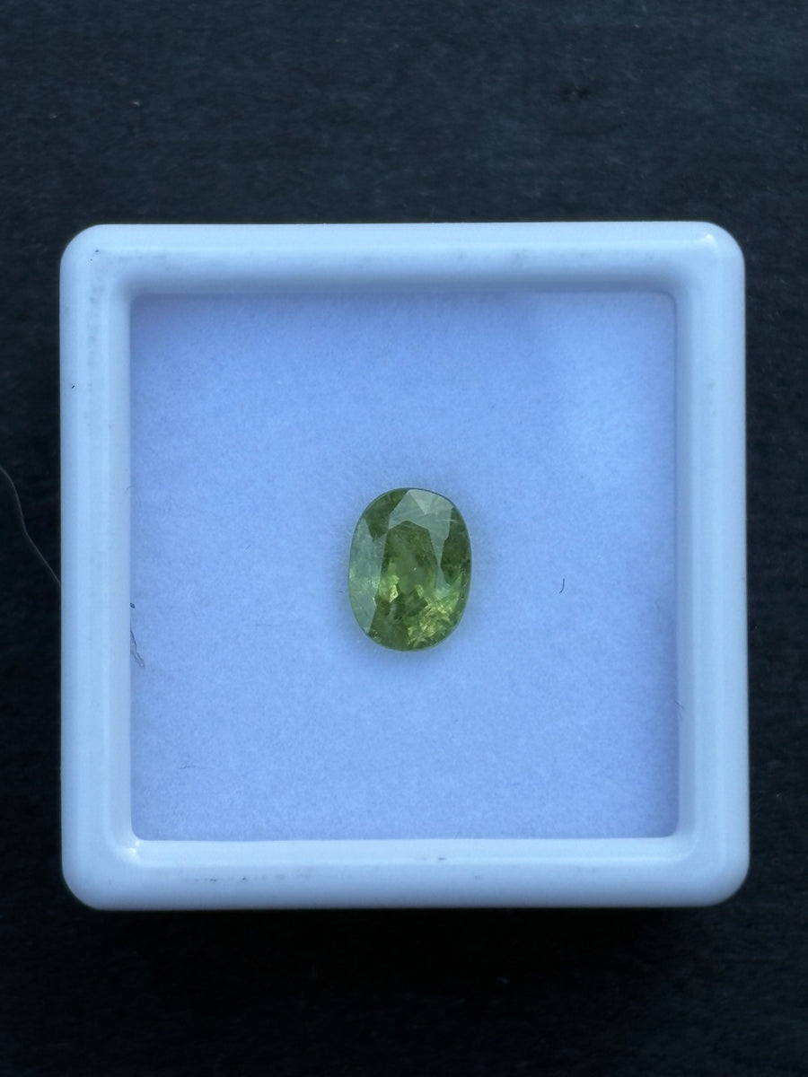 1.34ct Green Sapphire Oval, Beryllium Treated, Oval 7 x 5mm