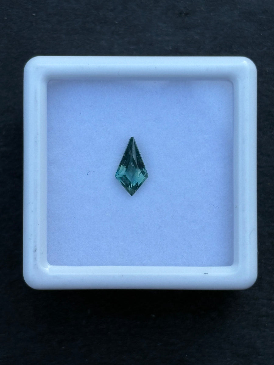 0.47ct Unheated Sapphire Kite from Australia, 7.48 x 4.37mm