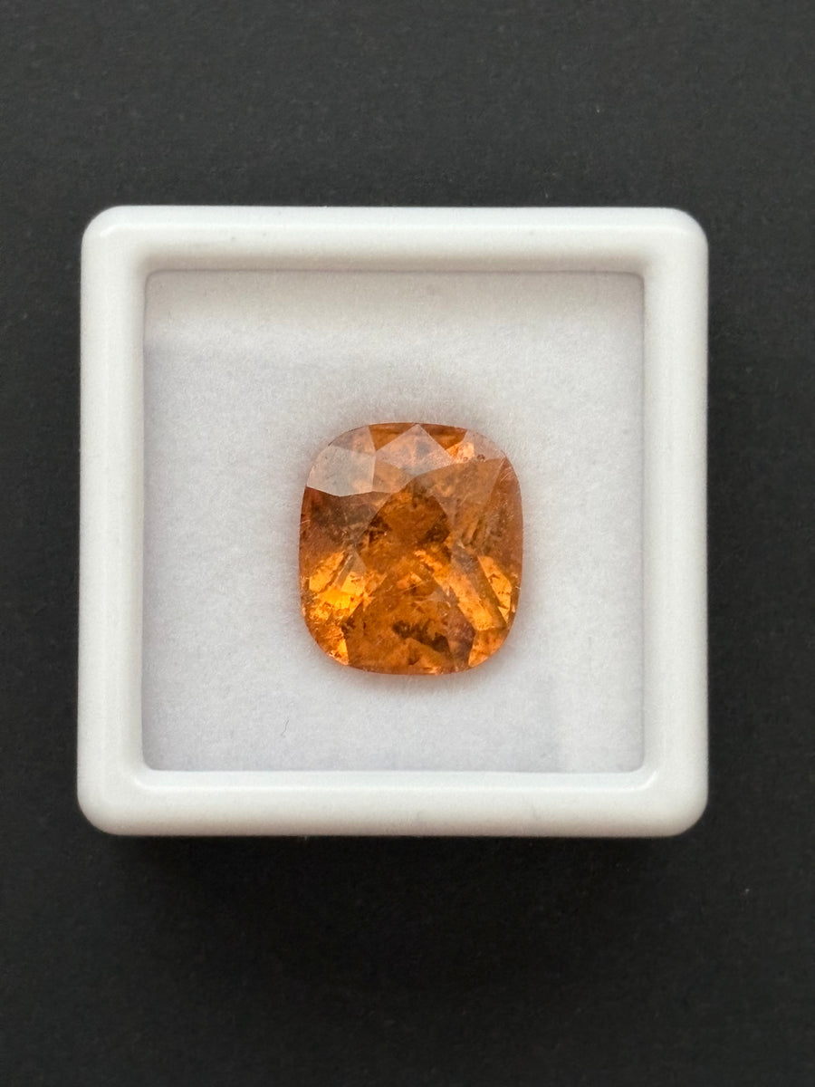 7.09ct yellow grossular garnet, cushion cut, 11.7x10.3 mm