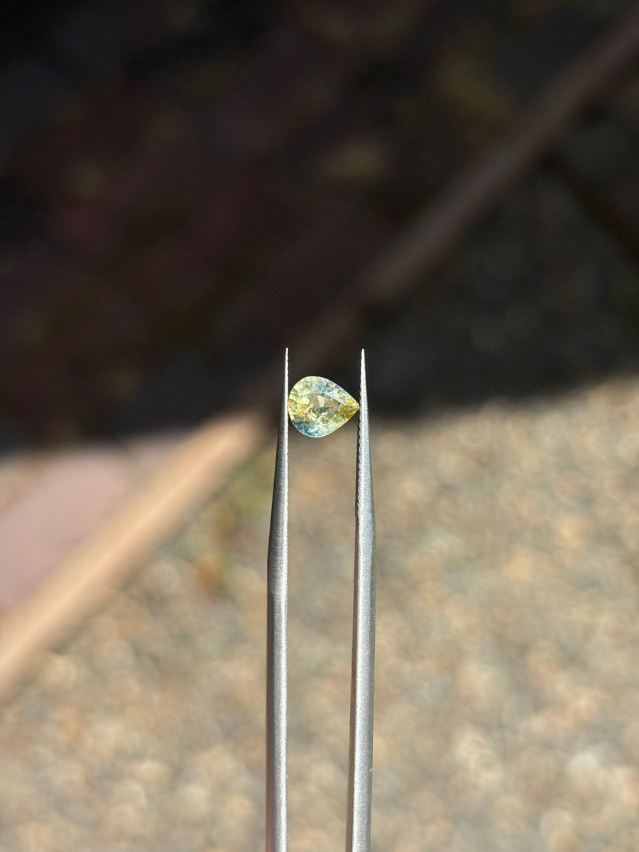 1.03ct Heated Bicolor Teal Sapphire from Ceylon